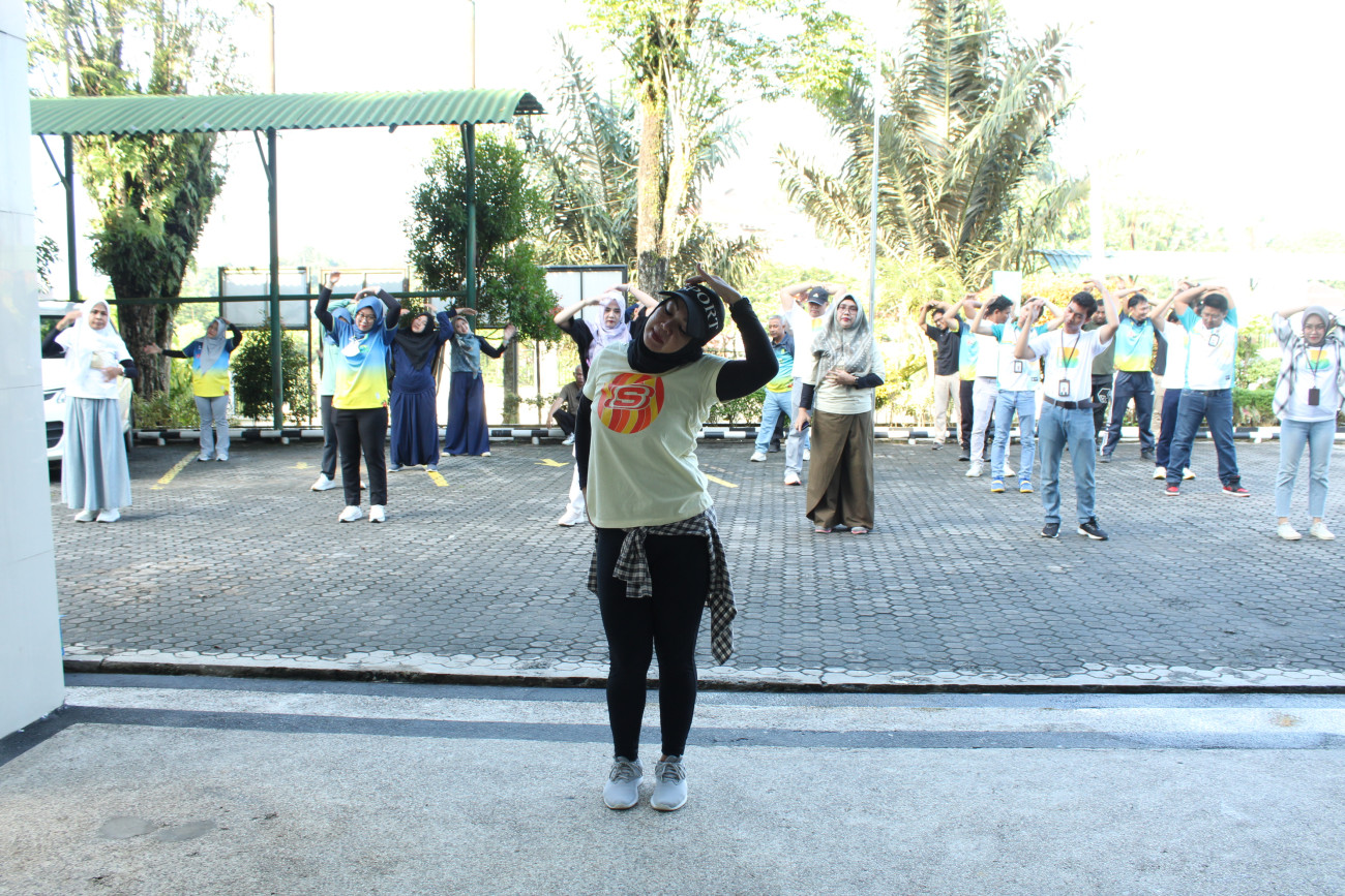 Semangat Sehat Awali Hari, Disbun Gelar Senam Pagi Bersama