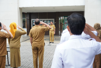 Disbun Konsolidasikan Kinerja Pegawai Melalui Apel Rutin Selasa Pagi